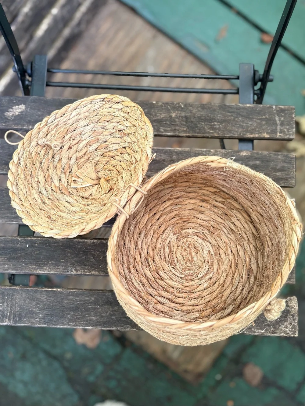 Handwoven Natural Straw Storage Basket with Lid